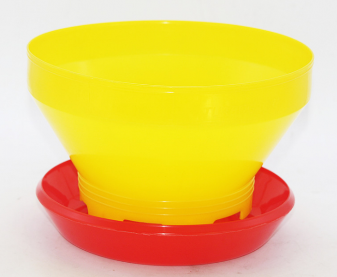 হোয়াইট পিপি পোল্ট্রি ফিডার এবং ড্রিংকার স্বয়ংক্রিয় চিকেন ড্রিংকার এবং ফিডার 3